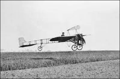 Quel pilote réussit la première traversée de la Manche en avion en 1909 ?