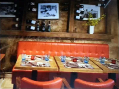 Le service est parfait et l'ambiance agrèable. La décoration est typiquement italiene et donne des idées de voyage.