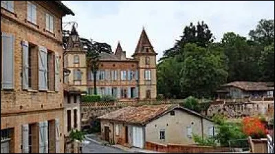 Je vous emmène en Occitanie, à Giroussens. Commune de l'Albigeois, connue pour sa production de terre cuite peinte et vernissée au plomb, elle se situe dans le département ...