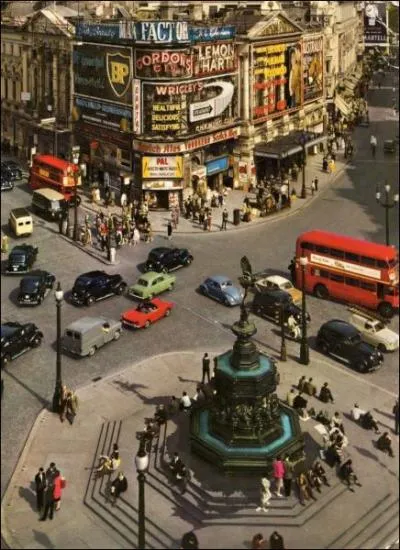 Quelle est la particularit de Picadilly Circus ?