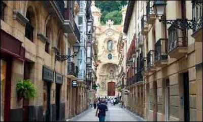 À quelle chanteuse doit-on la chanson "La Tortura" en 2005 ?