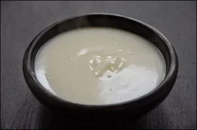 Commune de 880 habitants située dans le département des Côtes-d'Armor, entre Lamballe et Erquy :