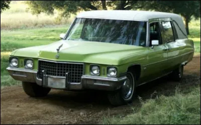 Imaginez-vous aller à la fac au volant de cet engin ! C'est ce qui se passe pour l'un des personnages de la série ...