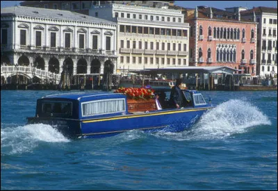 Un peu de respect, s'il vous plaît : il n'y a vraiment pas de quoi se gondoler... Où sommes-nous ?