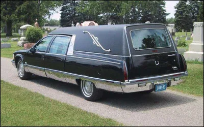 Lu dans la Charente-Libre > Un corbillard (qui contenait toujours son passager !) a été récemment retrouvé ... [Complétez !]