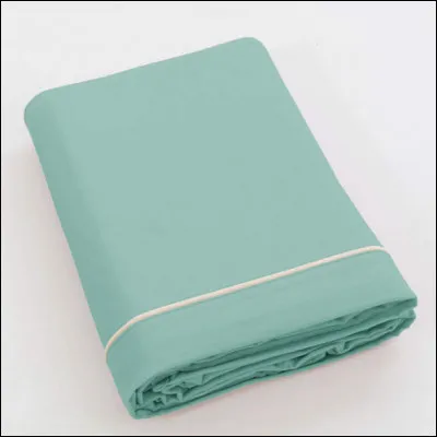 Commune de 5 000 habitants du département des Alpes-Maritimes, située dans la banlieue de Nice :