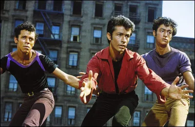 Ce film musical, réalisé par Jérome Robbins et Robert Wise, sorti en 1961, avec une musique de Leonard Bernstein et avec Natalie Wood, Richard Beymer et George Chakiris, c'est ...