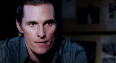 Dans quel film Matthew McConaughey est-il un policier opérant aussi en tant que tueur à gages ?