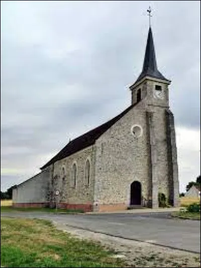 Nous sommes en Île-de-France au pied de l'église Saint-Nicolas-et-Sainte-Geneviève, à Pézarches. Commune de la Grande Couronne, elle se situe dans le département ...