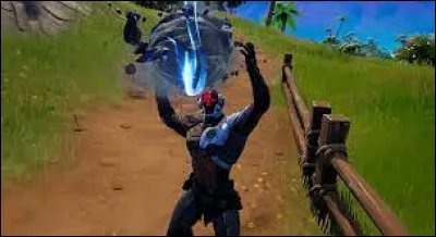 Quelle est l'arme mythique du boss ''La Fondation" ?