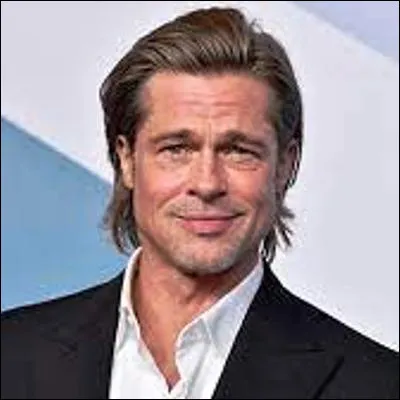 Dans quel film de Quentin Tarantino Brad Pitt incarne-t-il le chauffeur de Leonardo DiCaprio ?