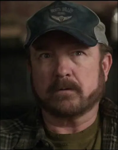 (Épisode 14 saison 5) 
Une personne très importante pour Bobby revient d'entre les morts. Qui est-ce ?