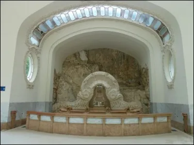 Dans le film Habemus Papam, quel nom porte le pape dont le rôle est tenu par Michel Piccoli ?