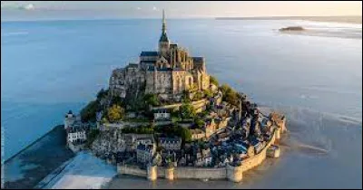 Dans quel département de la Normandie se situe le Mont-Saint-Michel ?
