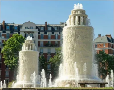 V&eacute;ritables chefs-d'oeuvres d'art d&eacute;coratif, les majestueuses fontaines inaugur&eacute;es en 1936 place de la Porte Saint-Cloud dans le 16e se sont refait une beaut&eacute;. Surnomm&eacute;es "Les Sources de la Seine" ces fontaines hautes de 10 m&egrave;tres ont &eacute;t&eacute; &eacute;difi&eacute;es &agrave; quelle occasion ?