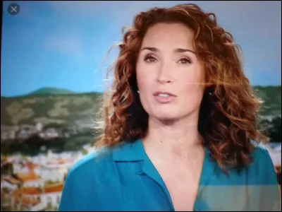 Marie-Sophie Lacarrau travaille pour TF1. Quel est son métier ?