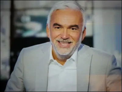 Quelle est la profession de Pascal Praud ?