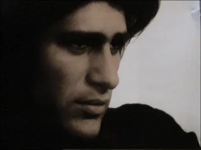 Mike Brant ne chantait qu'en phontique. Il ne parlait pas franais. .