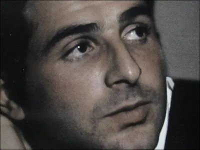 Richard Anthony a chant ' le train sifflera trois fois '