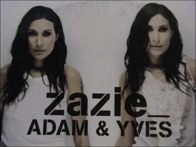 Zazie a rellement une soeur jumelle. .