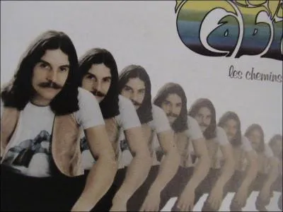 Francis Cabrel a chant 'Les chemins de traverse'.