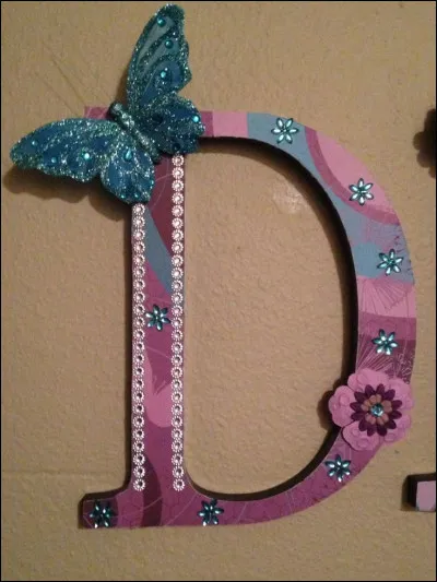 Delon : avec qui partageait-il l'affiche dans le film "Traitement de choc" ?