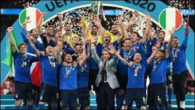 Combien de fois l'Italie a-t-elle été championne du monde de football ?