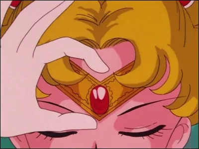Quelle est la première arme que Sailor Moon possède ?