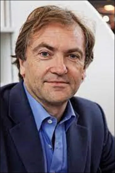 Didier van Cauwelaert est un écrivain qui vit le jour à Nice en 1960. Issu d'une famille belge, il reçoit ce prix en 1994 pour le roman :