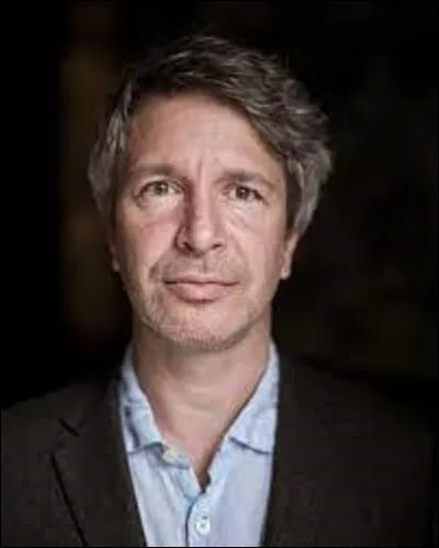Écrivain, cinéaste et scénariste, Éric Vuillard est né à Lyon en 1968. En 2017, il est couronné par ce prix. Pour quel récit ?