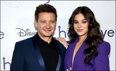 Comment sappelle la jeune adolescente dans la série 
"Hawkeye" ?