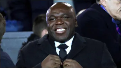 Comment s'appelle son père ?