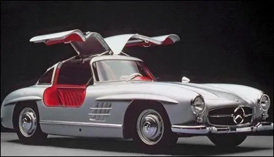 Dans les année 50 Mercedes proposait un modèle haut de gamme avec cette ouverture des portières en "aile de mouette". Quel était ce modèle ?