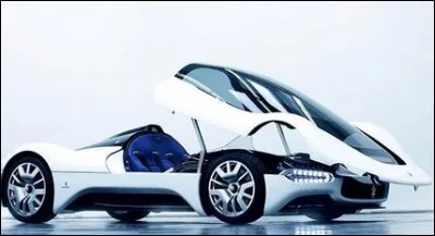 Cette portière qui semble venir du futur équipe un prototype haut de gamme. Lequel ?