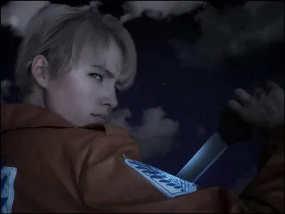 Elle est décédée lors de la saison 2, dévorée par des Titans :