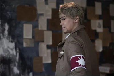 Il est le détenteur du Titan Cuirassé :