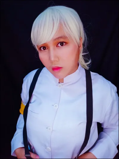 Elle était aspirante pour le Titan Cuirassé mais décède lors de la bataille de Revelio :