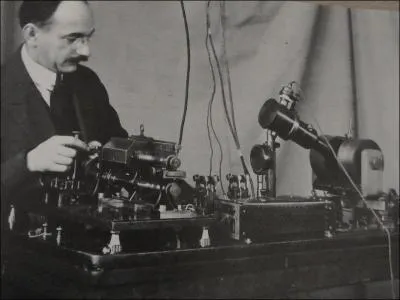 Peu avant la guerre de 1914 un procd d'envoi des images  distance a t brevet comment se nomme ce procd ?