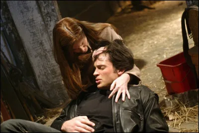 Laquelle de ces séries met en scène le destin d'un jeune homme extraterrestre ?