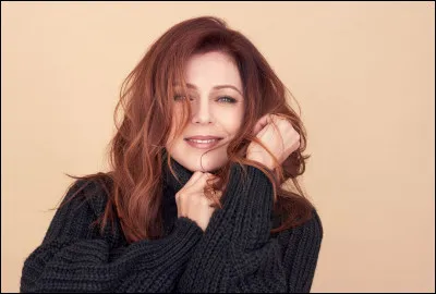 Isabelle Boulay : Parle-moi.

Je ne sais plus comment te dire
Je ne trouve plus les mots
Ces mots qui te faisaient rire
Et ceux que tu trouvais beaux
............................................
Et tant de fois courbé le dos