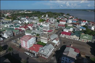 Quelle est l'intruse parmi ces villes ?