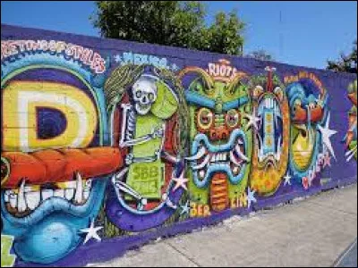 Quel groupe a repris la chanson "On écrit sur les murs" de Demis Roussos en 2015 ?