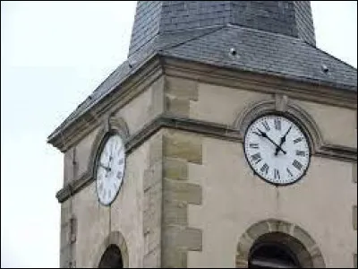 Dans quelle chanson de Christophe peut-on entendre cette phrase "Il est 6 heures au clocher de l'église" ?