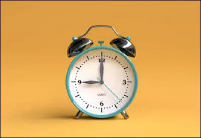 Combien d'heures la célèbre compétition automobile qui a lieu une fois par an au Mans dure-t-elle ?