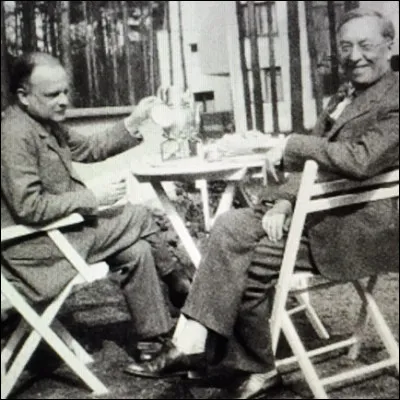 Quel groupe de peintres expressionnistes a réuni Vassily Kandinsky, Franz Marc, August Macke et Paul Klee ?