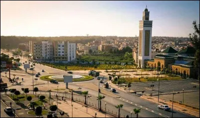 Quelle est l'intruse parmi ces villes ?