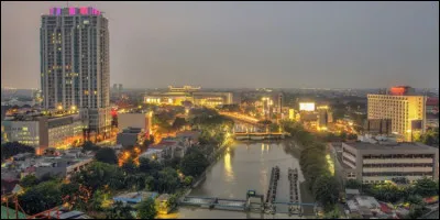 Quelle est l'intruse parmi ces villes ?