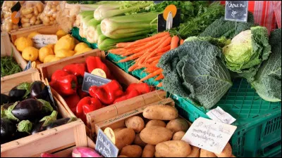 Commune de 120 habitants du Jura, située dans le sud du département, près d'Oyonnax :
