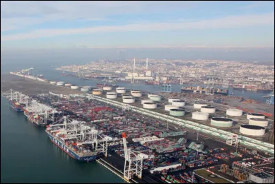 Commune de 200 habitants, située dans le département de la Lozère, dans les Cévennes :