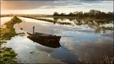 Quel parc naturel régional se trouve près de la ville de Coutances ?
